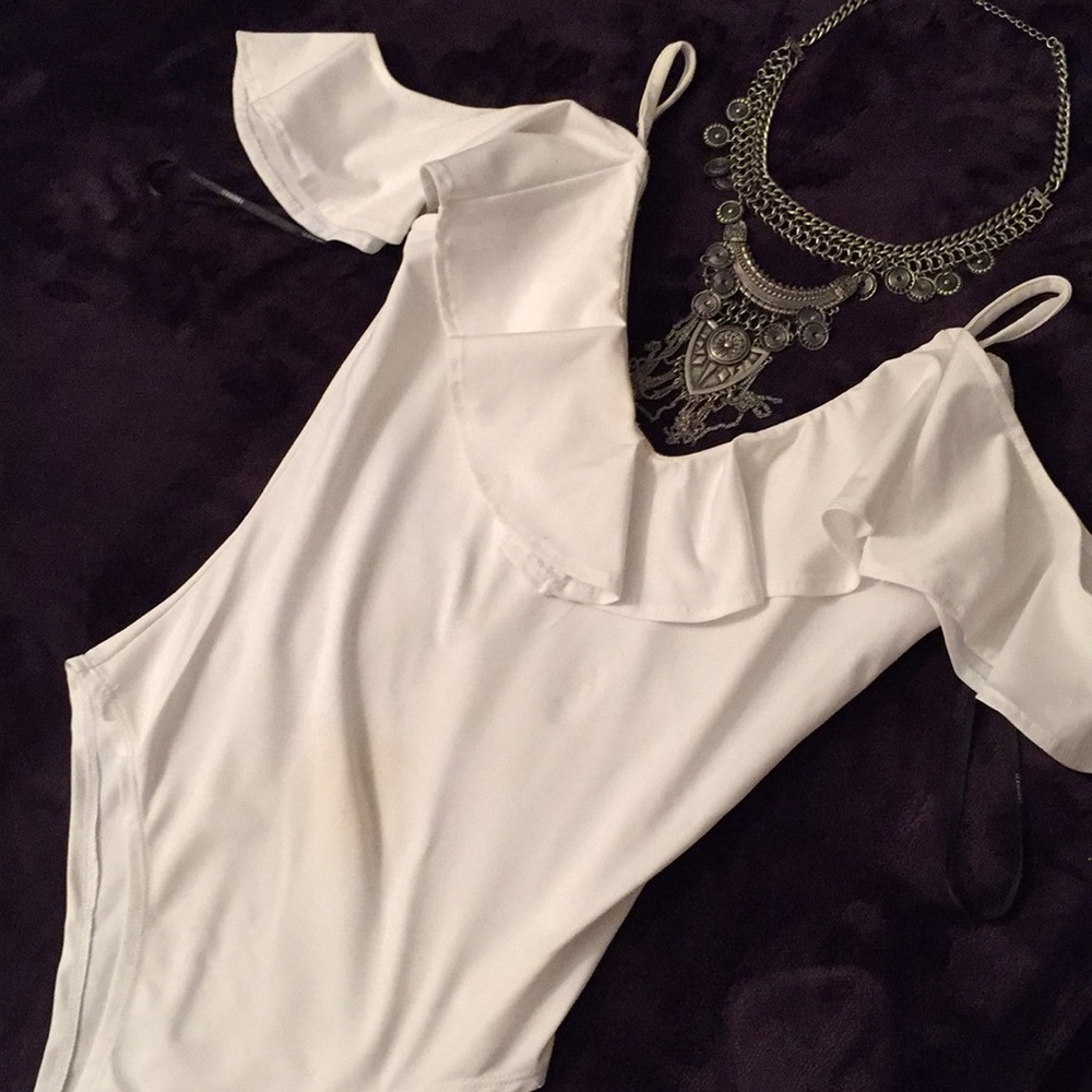 Off the shoulder bodysuit top / cold shoulder